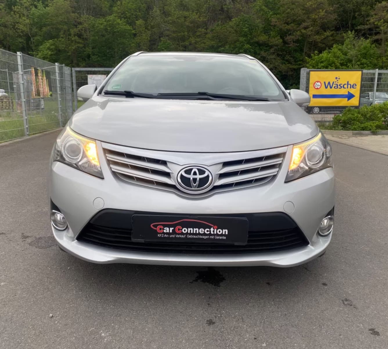 Toyota Avensis Combi 2.0 D-4D Life – Frontansicht